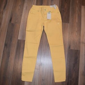 Women's Mid Rise Jegging Jeans